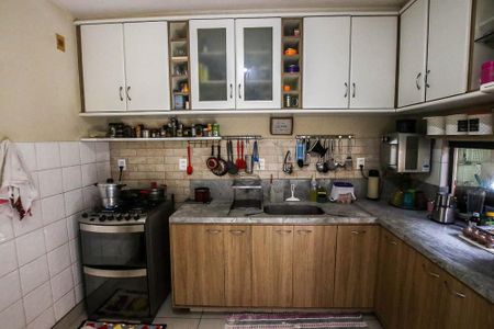 Casa de condomínio para alugar com 470m², 5 quartos e 2 vagasCozinha