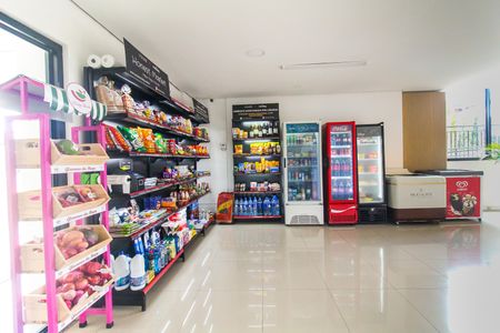 Apartamento para alugar com 66m², 2 quartos e 1 vagaHall - Mini Mercado