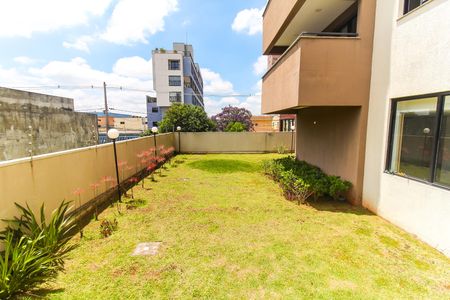 Apartamento para alugar com 66m², 2 quartos e 1 vagaÁrea verde