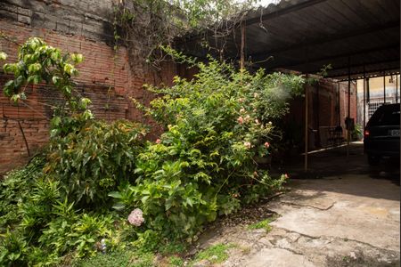 Casa à venda com 80m², 2 quartos e 3 vagasGaragem - Jardim