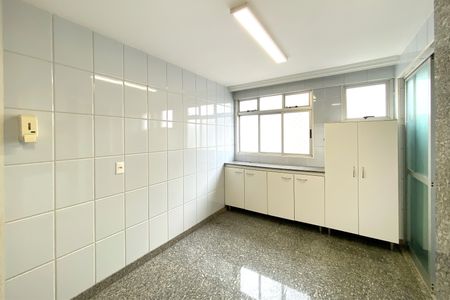 Apartamento para alugar com 110m², 2 quartos e 2 vagasCozinha