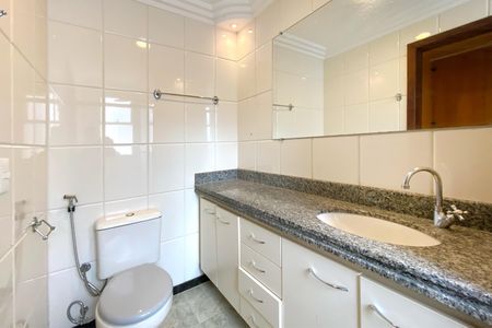 Apartamento para alugar com 110m², 2 quartos e 2 vagasBanheiro da Suíte 1