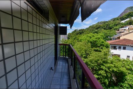 Apartamento à venda com 145m², 4 quartos e 3 vagas Apartamento à venda com 145m², 4 quartos e 3 vagasSuíte