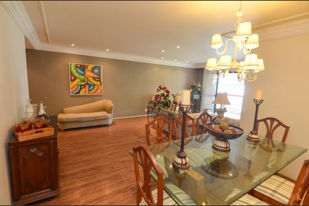 Apartamento à venda com 145m², 4 quartos e 3 vagas Apartamento à venda com 145m², 4 quartos e 3 vagasSala