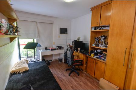 Apartamento à venda com 145m², 4 quartos e 3 vagas Apartamento à venda com 145m², 4 quartos e 3 vagasQuarto 2