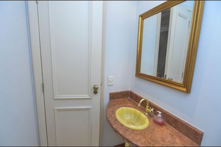 Apartamento à venda com 145m², 4 quartos e 3 vagas Apartamento à venda com 145m², 4 quartos e 3 vagasLavabo