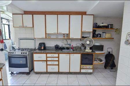 Apartamento à venda com 145m², 4 quartos e 3 vagas Apartamento à venda com 145m², 4 quartos e 3 vagasCozinha