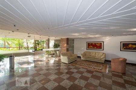 Apartamento à venda com 145m², 4 quartos e 3 vagas Apartamento à venda com 145m², 4 quartos e 3 vagasHall