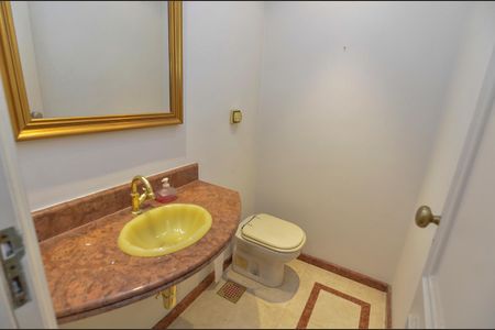 Apartamento à venda com 145m², 4 quartos e 3 vagas Apartamento à venda com 145m², 4 quartos e 3 vagasLavabo