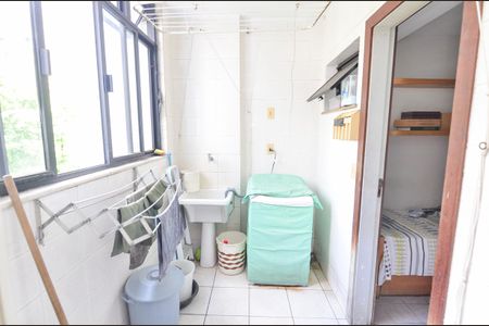 Apartamento à venda com 145m², 4 quartos e 3 vagas Apartamento à venda com 145m², 4 quartos e 3 vagasÁrea de Serviço