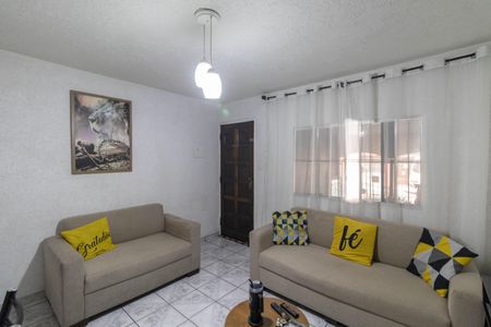 Casa à venda com 78m², 3 quartos e 2 vagasSala