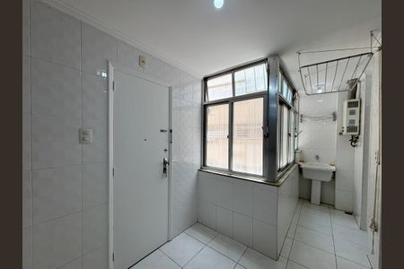 Apartamento para alugar com 135m², 3 quartos e sem vagaÁrea de serviço