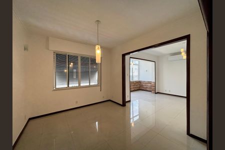 Apartamento para alugar com 135m², 3 quartos e sem vagaSala