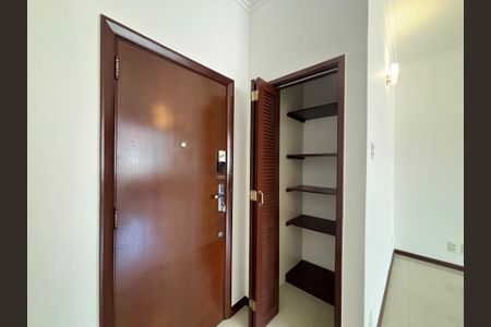 Apartamento para alugar com 135m², 3 quartos e sem vagaSala - vista