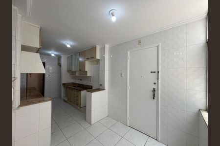 Apartamento para alugar com 135m², 3 quartos e sem vagaÁrea de serviço
