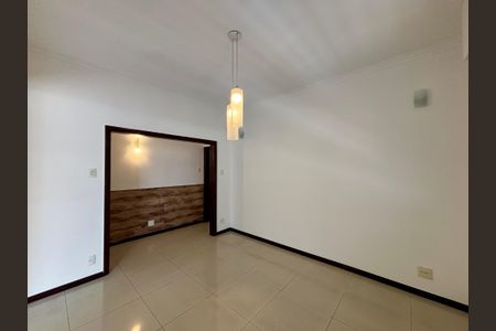 Apartamento para alugar com 135m², 3 quartos e sem vagaSala