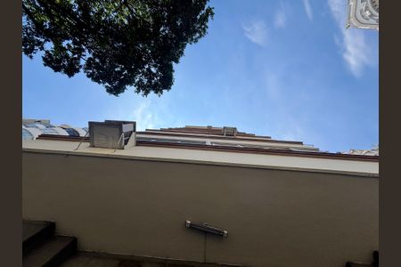 Apartamento para alugar com 135m², 3 quartos e sem vagaFachada