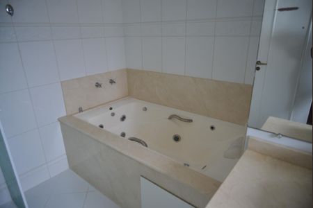 Casa para alugar com 143m², 3 quartos e 2 vagasBanheira