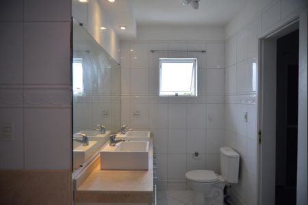 Casa para alugar com 143m², 3 quartos e 2 vagasBanheiro da Suíte 2