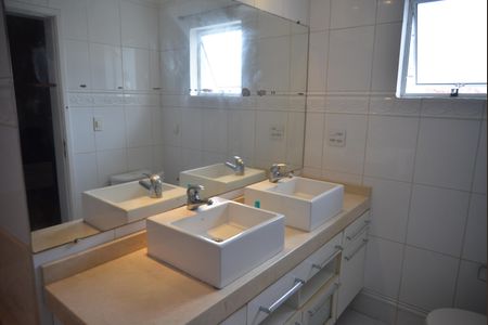 Casa para alugar com 143m², 3 quartos e 2 vagasBanheiro da Suíte 2