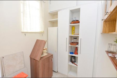 Apartamento à venda com 80m², 2 quartos e sem vaga Apartamento à venda com 80m², 2 quartos e sem vagaQuarto de Serviço