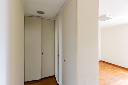 Apartamento para alugar com 150m², 5 quartos e 2 vagasCloset da suíte