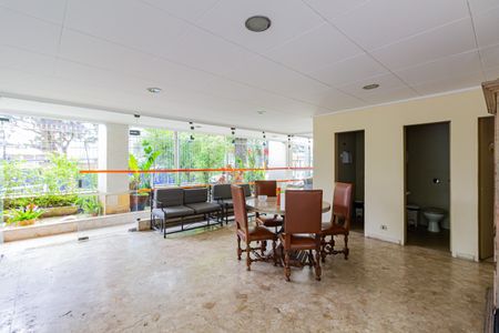 Apartamento para alugar com 150m², 5 quartos e 2 vagasÁrea comum - Salão de festas