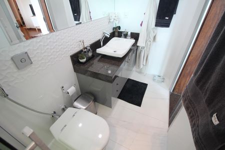 Casa à venda com 322m², 4 quartos e 4 vagasSuite Quarto 2