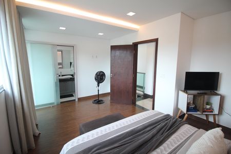 Casa à venda com 322m², 4 quartos e 4 vagasQuarto 2