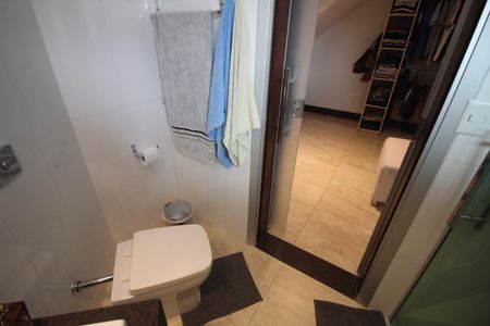 Casa à venda com 322m², 4 quartos e 4 vagasSuite Quarto 1