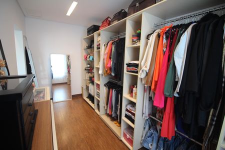 Casa à venda com 322m², 4 quartos e 4 vagasCloset Quarto 2