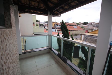 Casa à venda com 322m², 4 quartos e 4 vagasVaranda