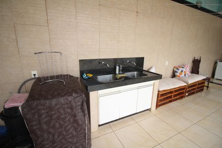 Casa à venda com 322m², 4 quartos e 4 vagasÁrea de Serviço