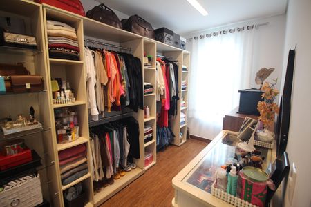 Casa à venda com 322m², 4 quartos e 4 vagasCloset Quarto 2