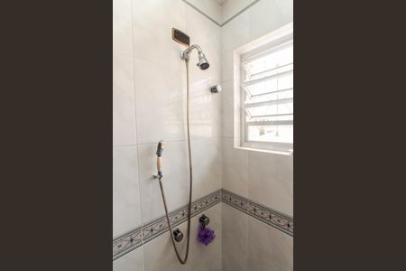 Casa à venda com 385m², 4 quartos e 5 vagas Casa à venda com 385m², 4 quartos e 5 vagasBanheiro