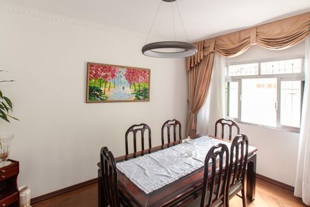 Casa à venda com 385m², 4 quartos e 5 vagas Casa à venda com 385m², 4 quartos e 5 vagasSala de Jantar