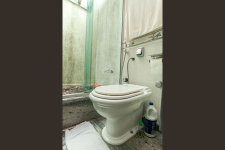 Casa à venda com 385m², 4 quartos e 5 vagas Casa à venda com 385m², 4 quartos e 5 vagasBanheiro da Suíte 1