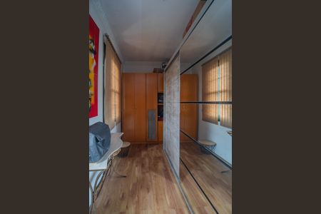 Casa à venda com 340m², 5 quartos e 4 vagasQuarto