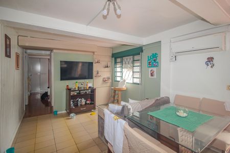 Casa à venda com 340m², 5 quartos e 4 vagasCasa 2/ Sala e Cozinha