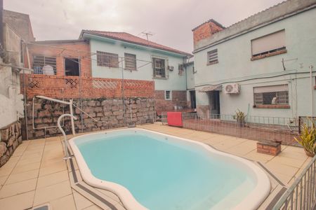 Casa à venda com 340m², 5 quartos e 4 vagasQuintal/Piscina