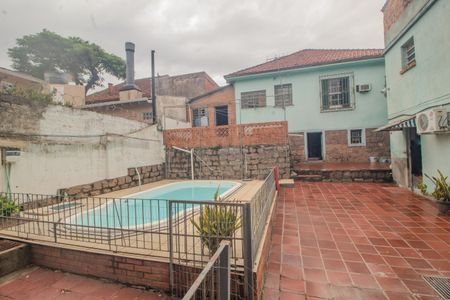 Casa à venda com 340m², 5 quartos e 4 vagasQuintal/Piscina