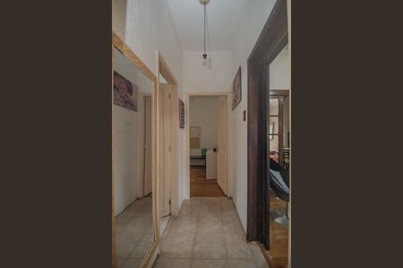 Casa à venda com 340m², 5 quartos e 4 vagasCorredor