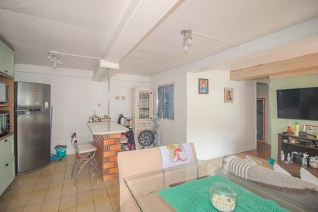 Casa à venda com 340m², 5 quartos e 4 vagasCasa 2/ Sala e Cozinha