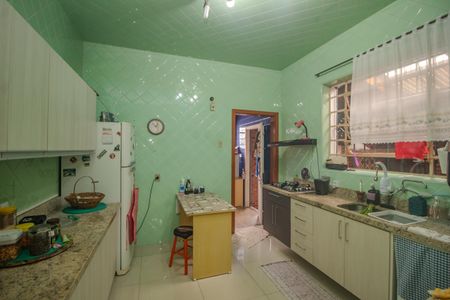 Casa à venda com 340m², 5 quartos e 4 vagasCozinha