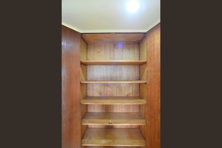 Apartamento à venda com 392m², 4 quartos e 3 vagas Apartamento à venda com 392m², 4 quartos e 3 vagasArmário Corredor