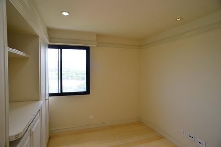 Apartamento à venda com 392m², 4 quartos e 3 vagas Apartamento à venda com 392m², 4 quartos e 3 vagasQuarto 2