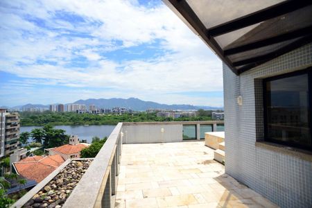 Apartamento à venda com 392m², 4 quartos e 3 vagas Apartamento à venda com 392m², 4 quartos e 3 vagasTerraço