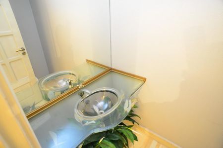 Apartamento à venda com 392m², 4 quartos e 3 vagas Apartamento à venda com 392m², 4 quartos e 3 vagasLavabo