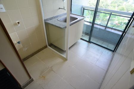 Apartamento à venda com 392m², 4 quartos e 3 vagas Apartamento à venda com 392m², 4 quartos e 3 vagasÁrea de Serviço