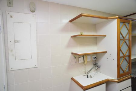 Apartamento à venda com 392m², 4 quartos e 3 vagas Apartamento à venda com 392m², 4 quartos e 3 vagasCozinha